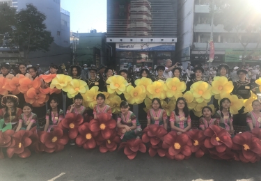 学员参加元宵节活动留影